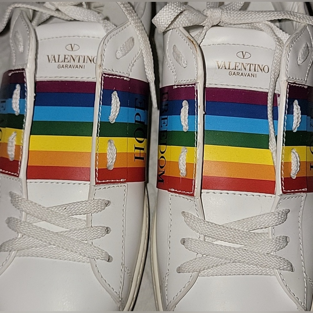 Valentino Garavani White Leather Rainbow Stripes Studded Sneakers Size 40 US 9.5 - Picture 4 of 6